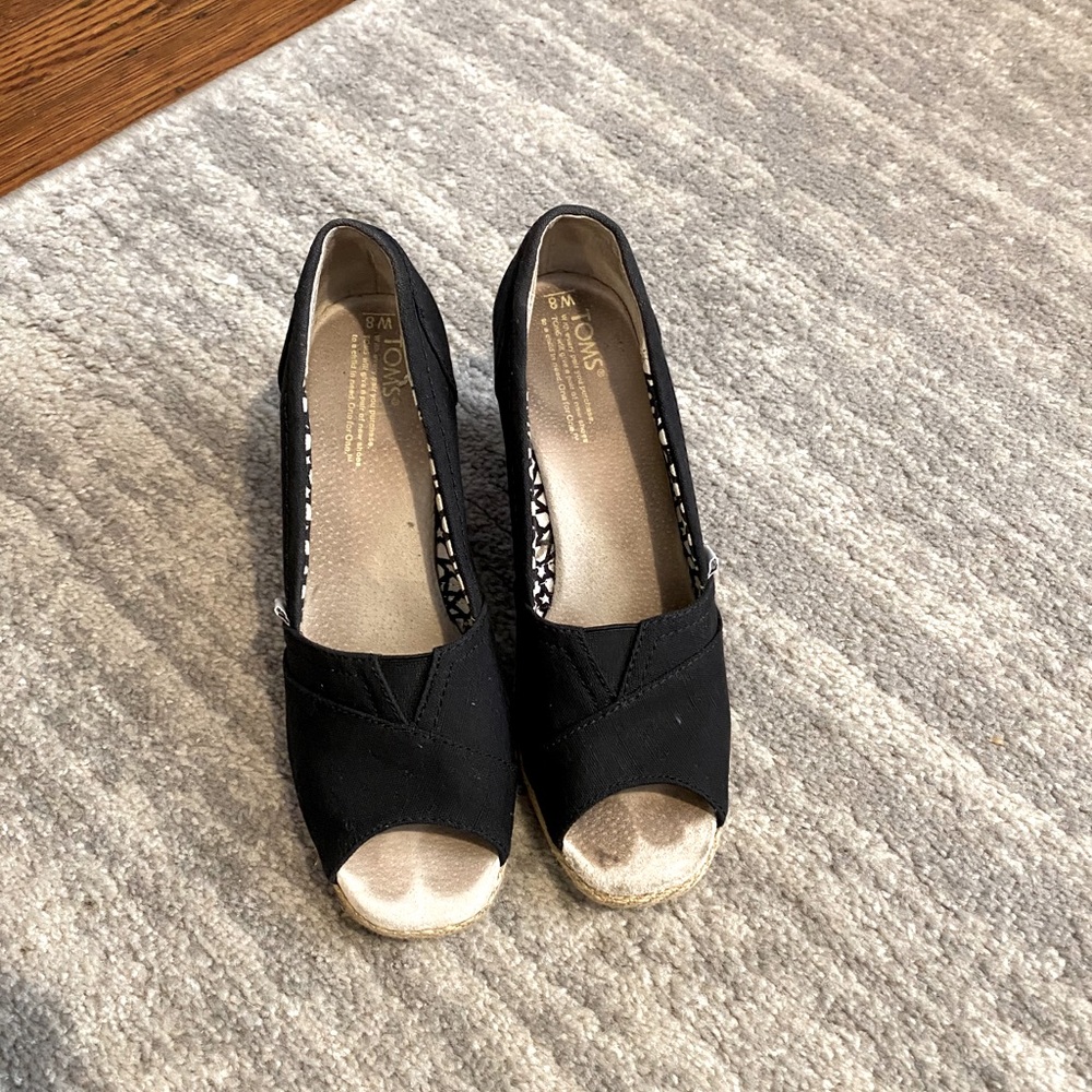 Toms Medium Black Crosshatch Classic Wedge Sandals
